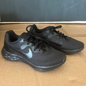 Black Women’s Nike Revolution 6